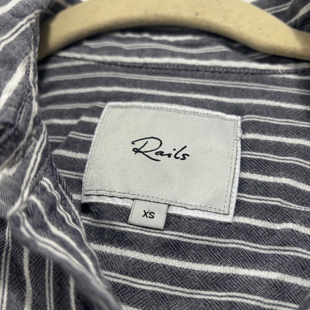 Rails Womens XS Gray White Striped Rayon Popover Button Down Long Sleeve Shirt - Picture 2 of 4